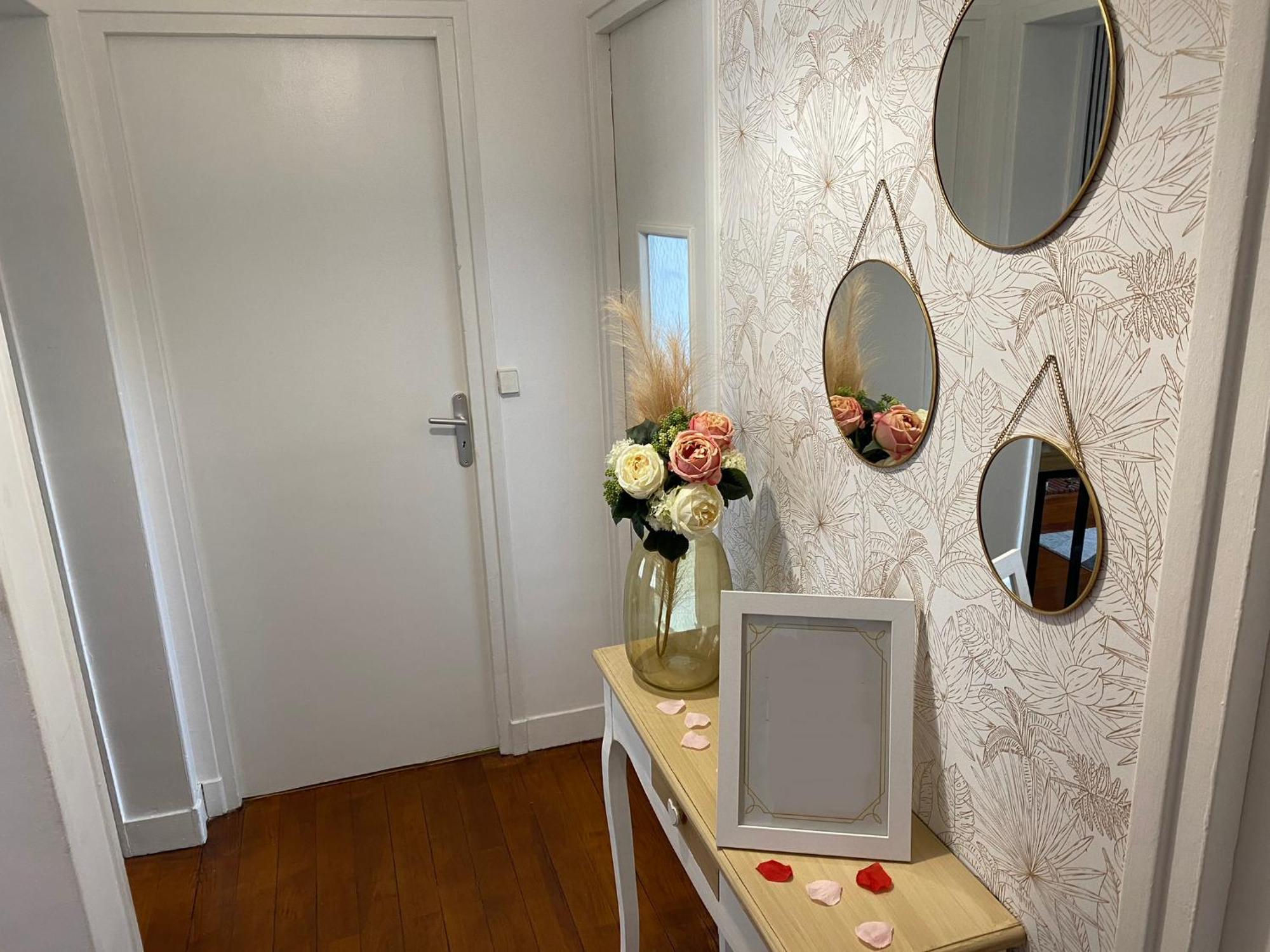 Апартаменты Le Cocon De La Tour -Vip-Compiegne-Hyper Centre Экстерьер фото